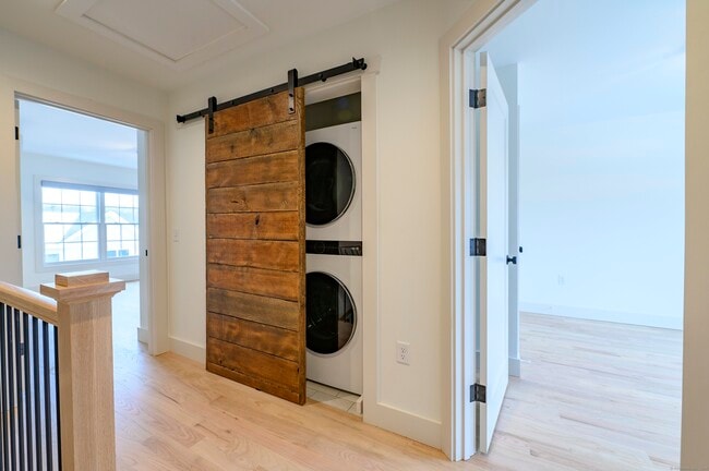 Building Photo - 2620 Main St