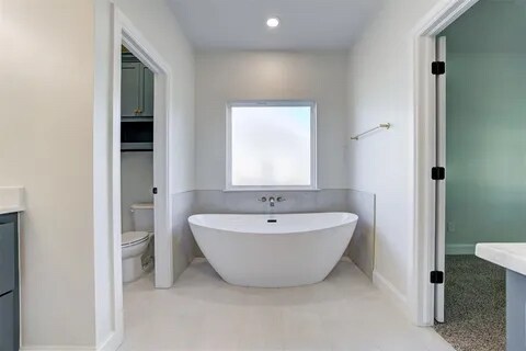 Building Photo - 3007 Pescara Dr