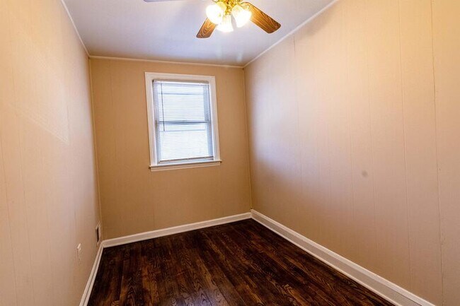 Building Photo - 732 Old Riverside Rd