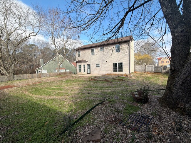 Building Photo - 103 Kestrel Ct SW