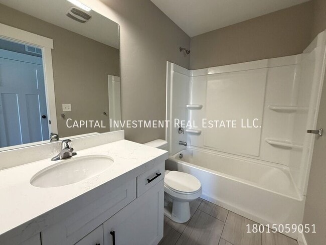 Building Photo - 2774 Lacewood Dr