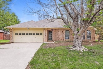 Building Photo - 3816 Yellowstone Pl