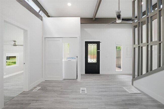 Building Photo - 7210 Valrie Ln