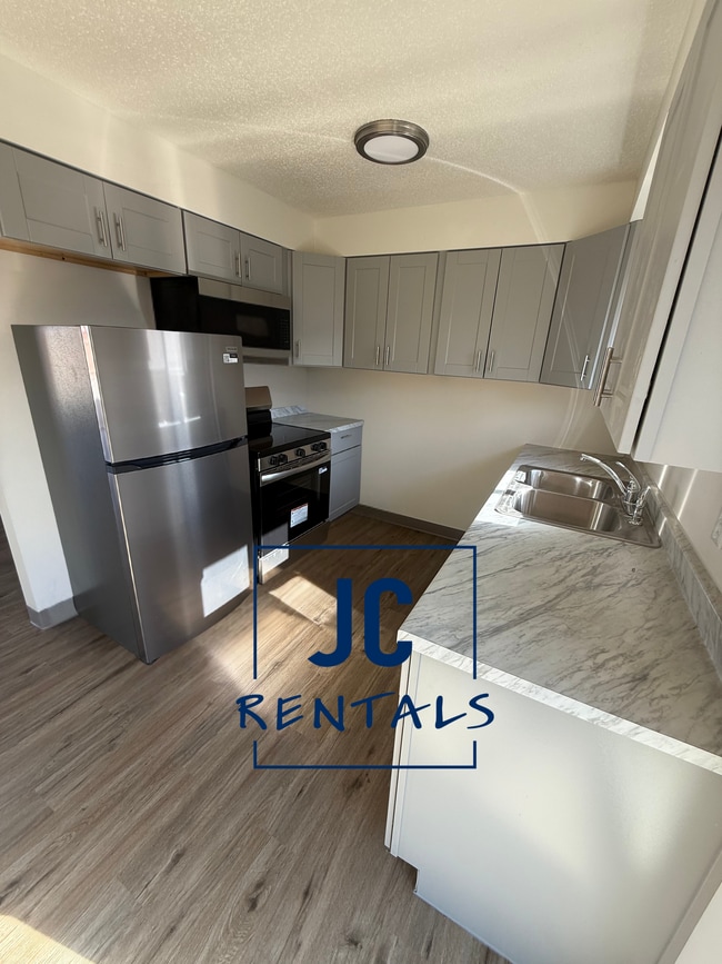 Building Photo - 4210 W Arlington St