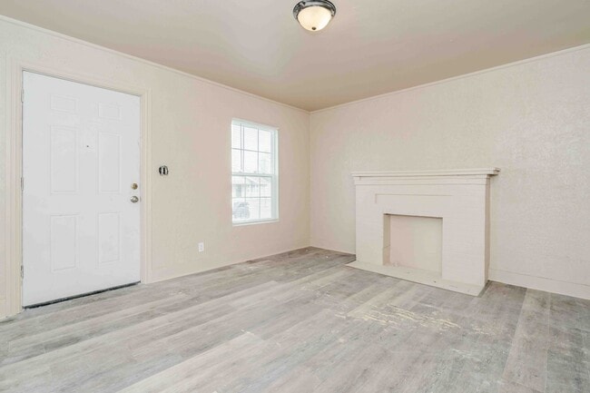 Building Photo - 1111 SW 13th Ave