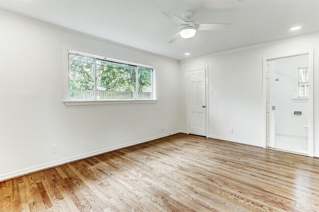 Building Photo - 5429 Lincrest Ln