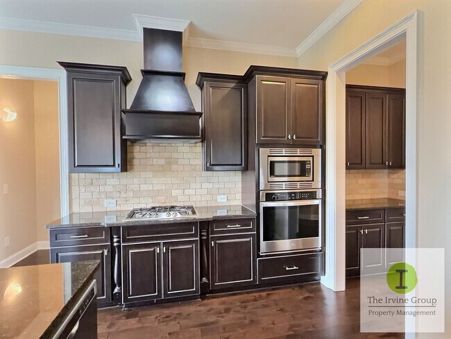 Building Photo - 6 bed, 3.5 bath in Prattville!