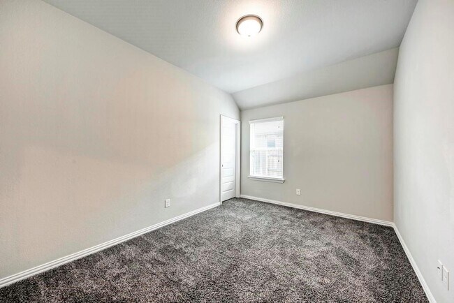 Building Photo - 2969 Diego Dr