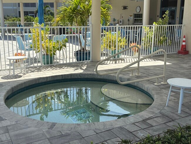 Building Photo - 4250 Players Pl