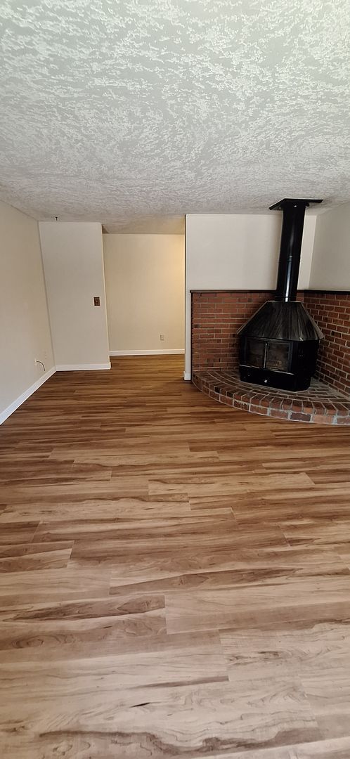 Building Photo - Welcome to your new home!!