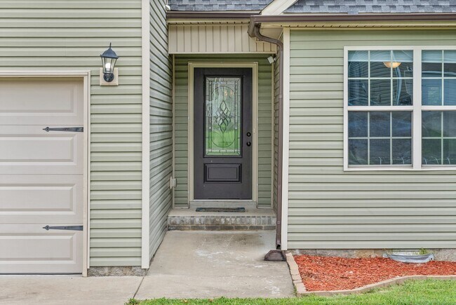 Building Photo - 125 Sycamore Hill Dr