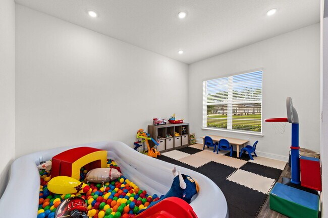 Building Photo - 173 Tournament Ln