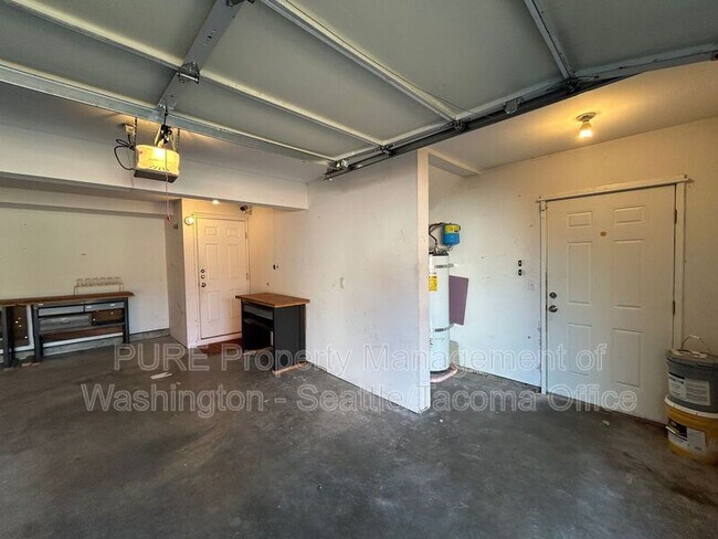 Building Photo - 3205 N 7th St