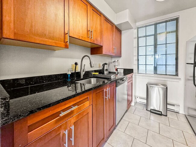 Building Photo - 111-23 N 15th St