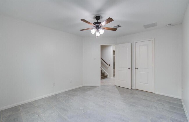 Building Photo - 4639 Regal Shadow Ln