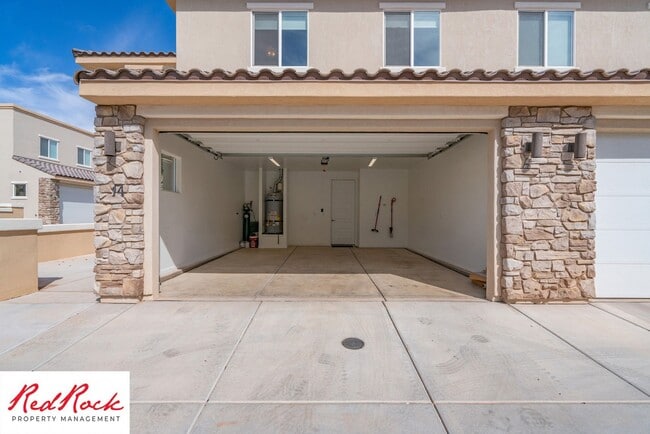 Building Photo - Welcoming 3 Bedroom Townhome in Charming Ivins City