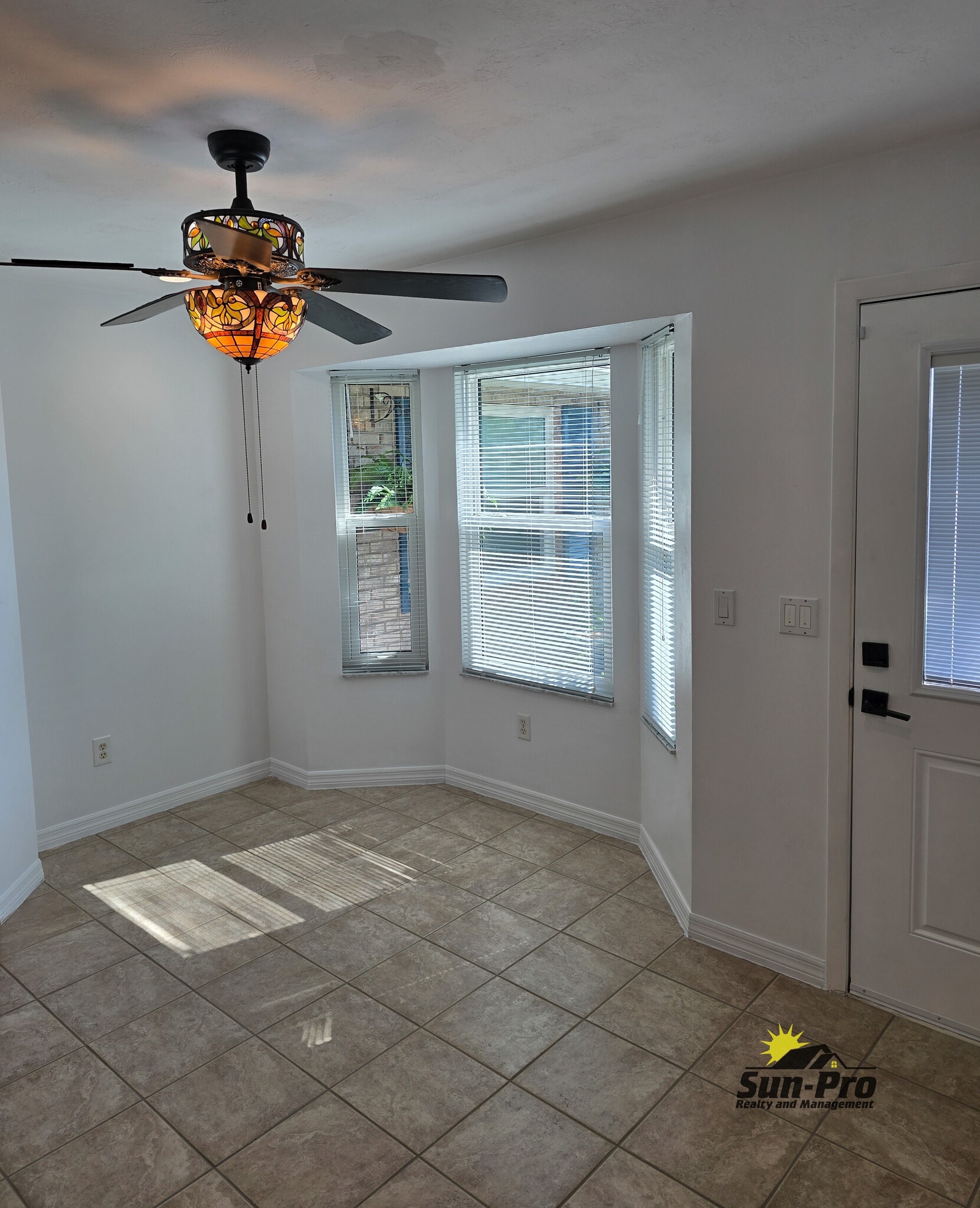 Building Photo - 139 Riverwalk Ct