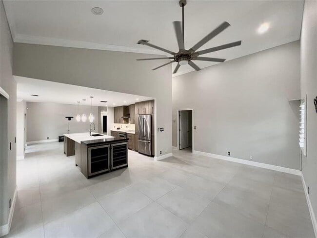 Building Photo - 720 Birdie Ct