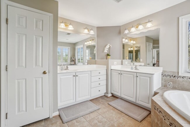 Building Photo - Elegant Home on Premium Lot in Piedmont So...