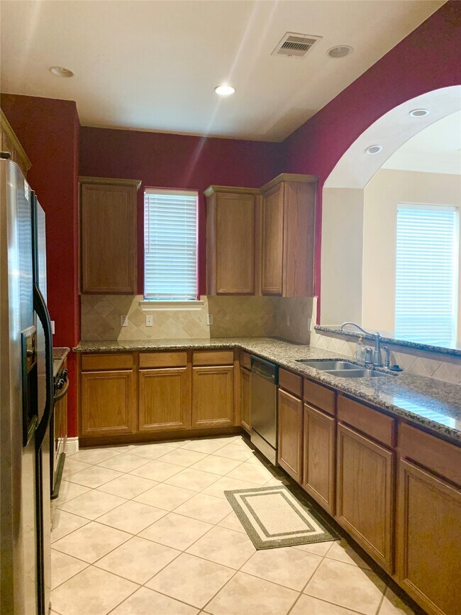 Building Photo - 9033 Creekstone Lake Dr