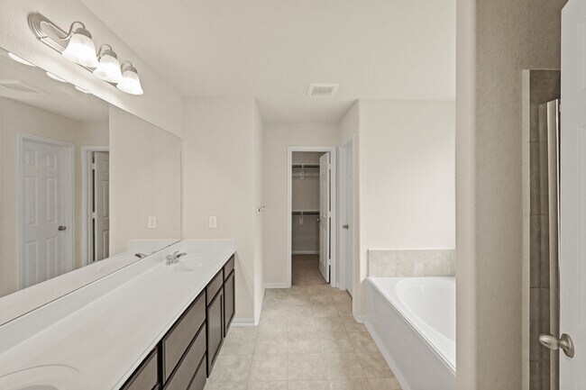 Building Photo - 16401 Olive Sparrow Dr