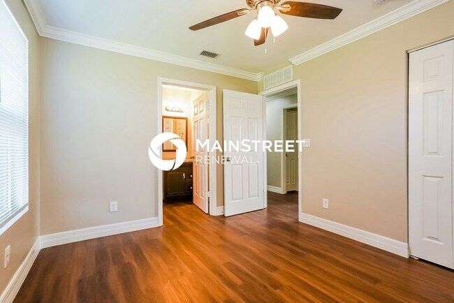 Building Photo - 3 Bedroom Pet-Friendly Home in Lehigh Acre...