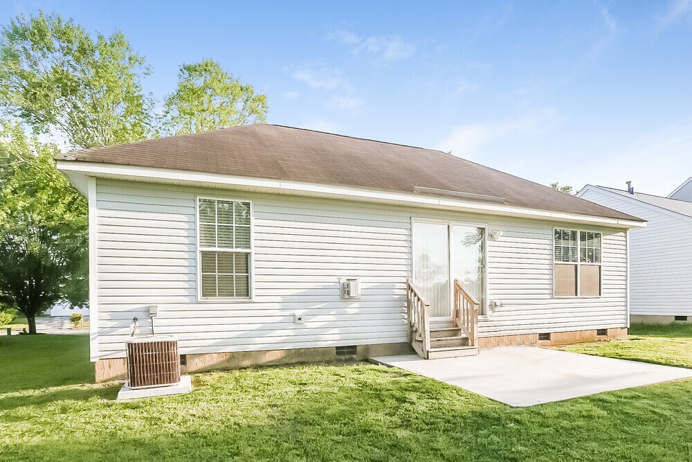 Building Photo - 1056 Meadowbrook Ln SW