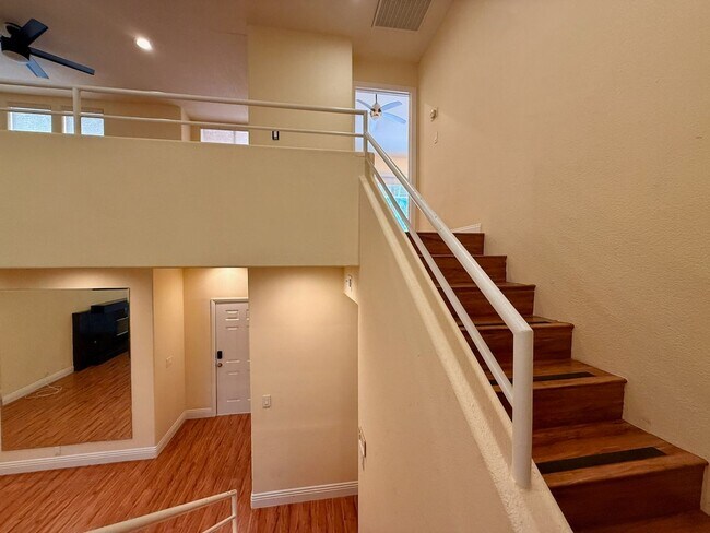 Building Photo - Gorgeous Spanish Trails 3BR House for lease!