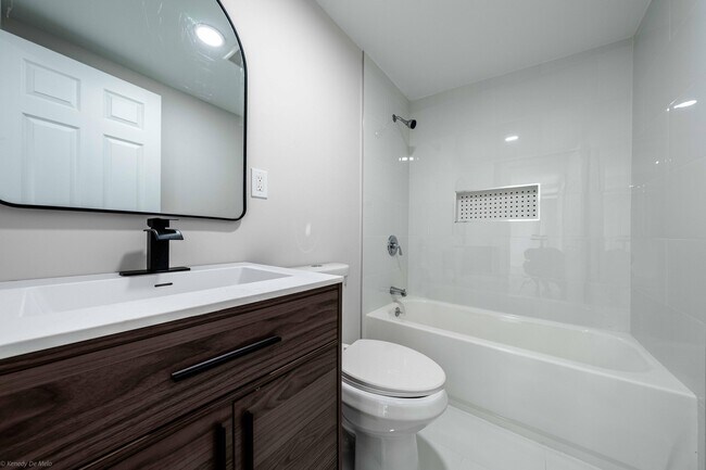 Building Photo - 1405 NW 7th Terrace