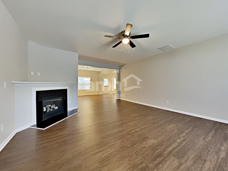 Building Photo - 205 Flanders Dr