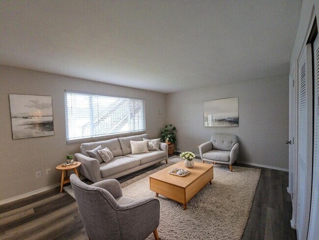 Building Photo - 1015 E Pearl St