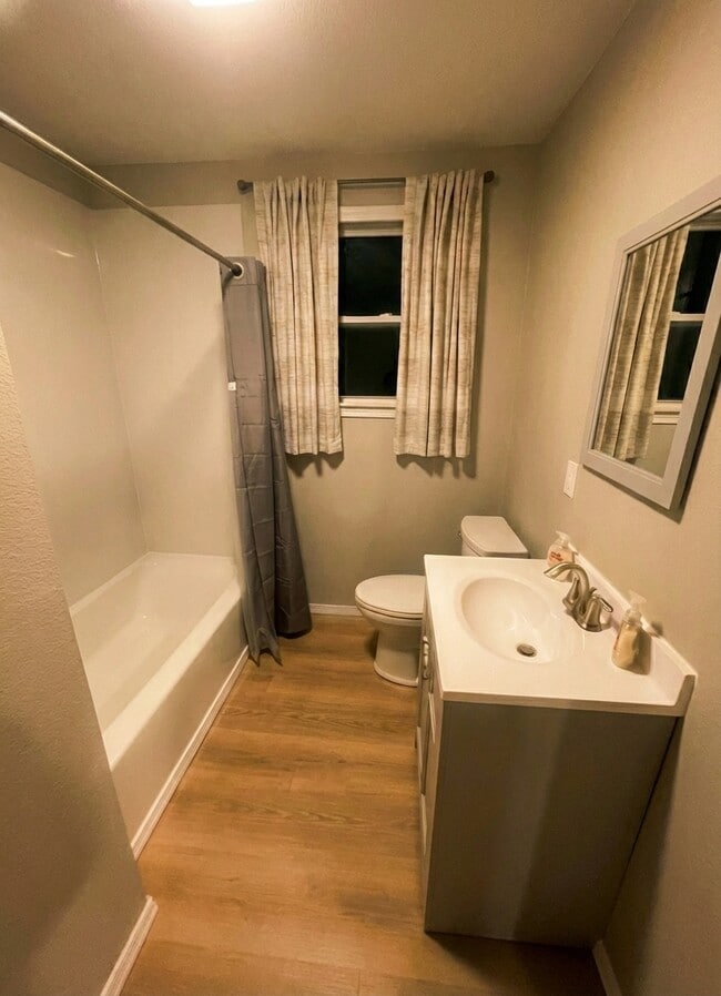 Building Photo - 614 Jamesville Ave