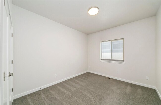 Building Photo - West Boise Bungalow with Modern Upgrades &...
