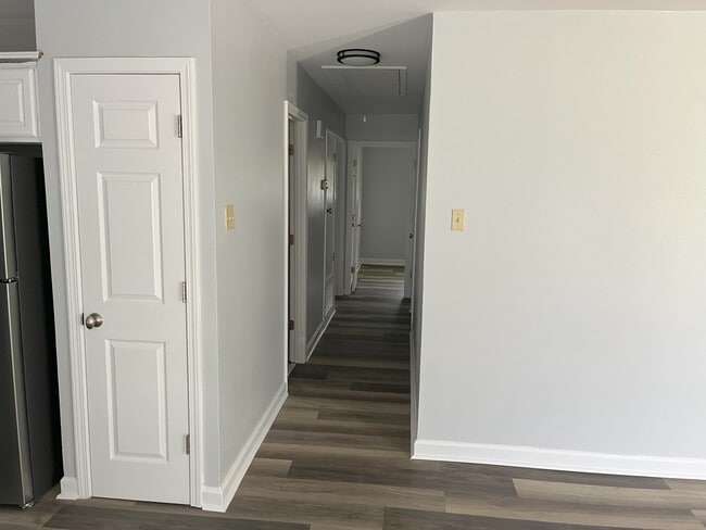 Building Photo - 1316 Nursery Pl