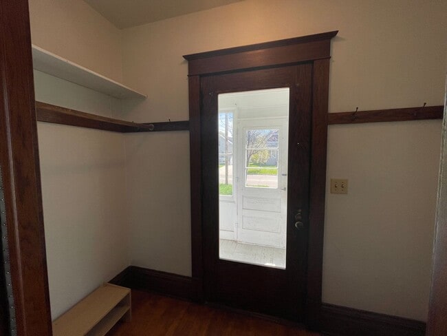 Building Photo - Partially Furnished 3-Bedroom Home in North Fargo!