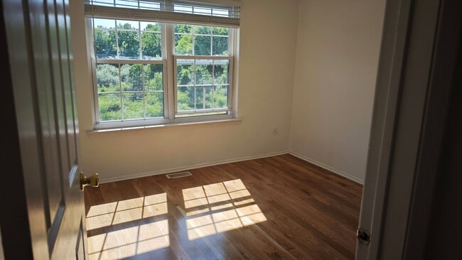 Building Photo - 1187 Heyward Rd