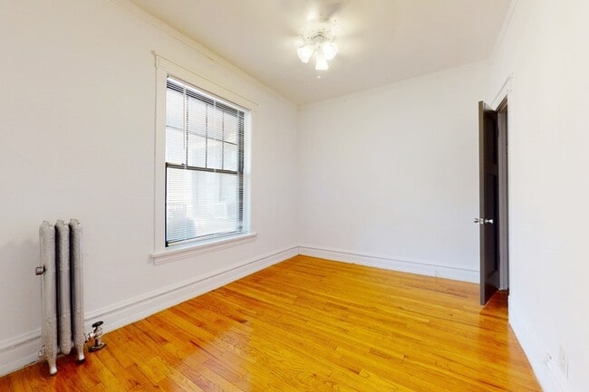Floorplan - 5411-5421 S. Ellis Avenue