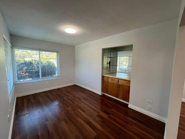 Building Photo - 7404 Village 7