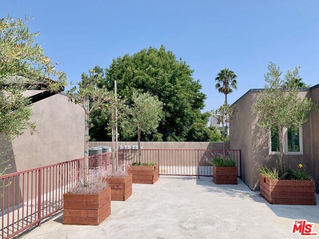 Building Photo - 11753 Iowa Ave