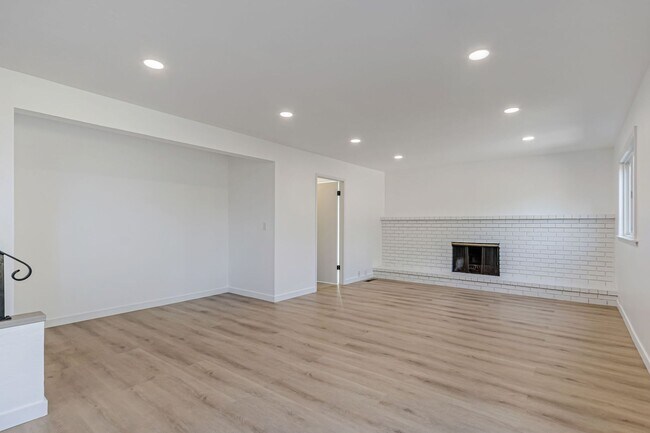 Building Photo - Stunning Updated Home in Almaden Valley