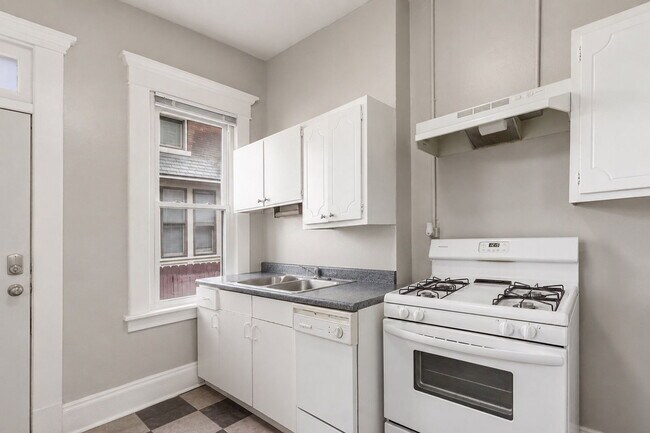 Building Photo - 204 Chittenden Ave