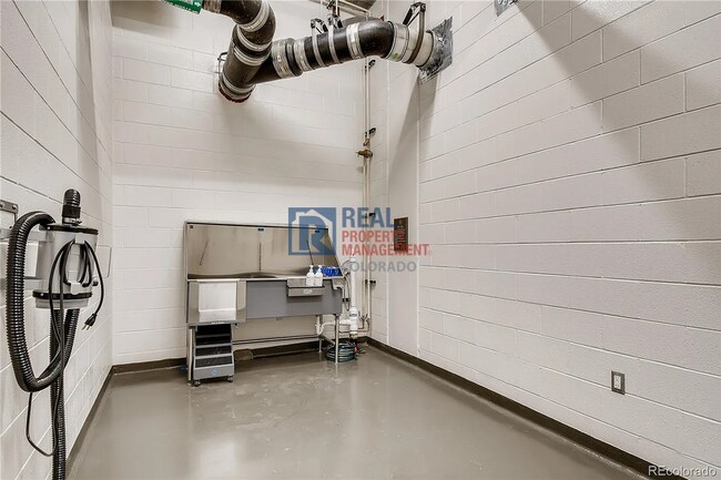 Building Photo - 4200 W 17th Ave