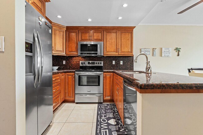 Building Photo - 550 Bayshore Dr