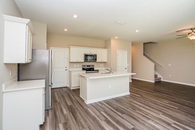 Building Photo - 2088 Harris Hawk Ave