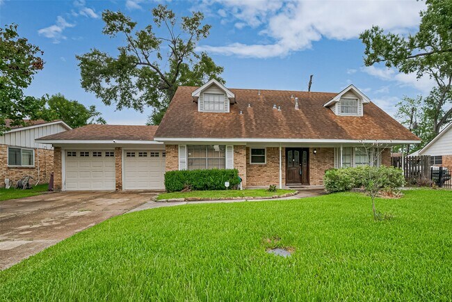 Building Photo - 13351 Oak Leaf Ln