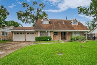 Building Photo - 13351 Oak Leaf Ln