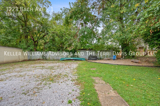 Building Photo - 3223 Bach Ave