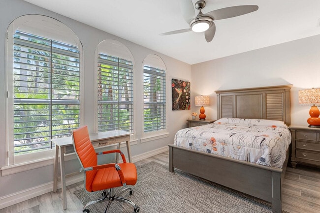 Building Photo - 2859 Tiburon Blvd E