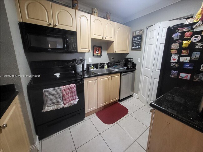 Building Photo - 10765 SW 108th Ave