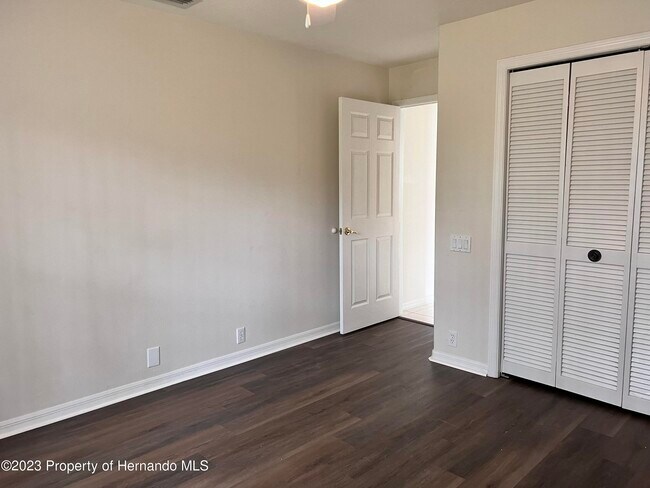 Building Photo - 9369 Ashley Dr